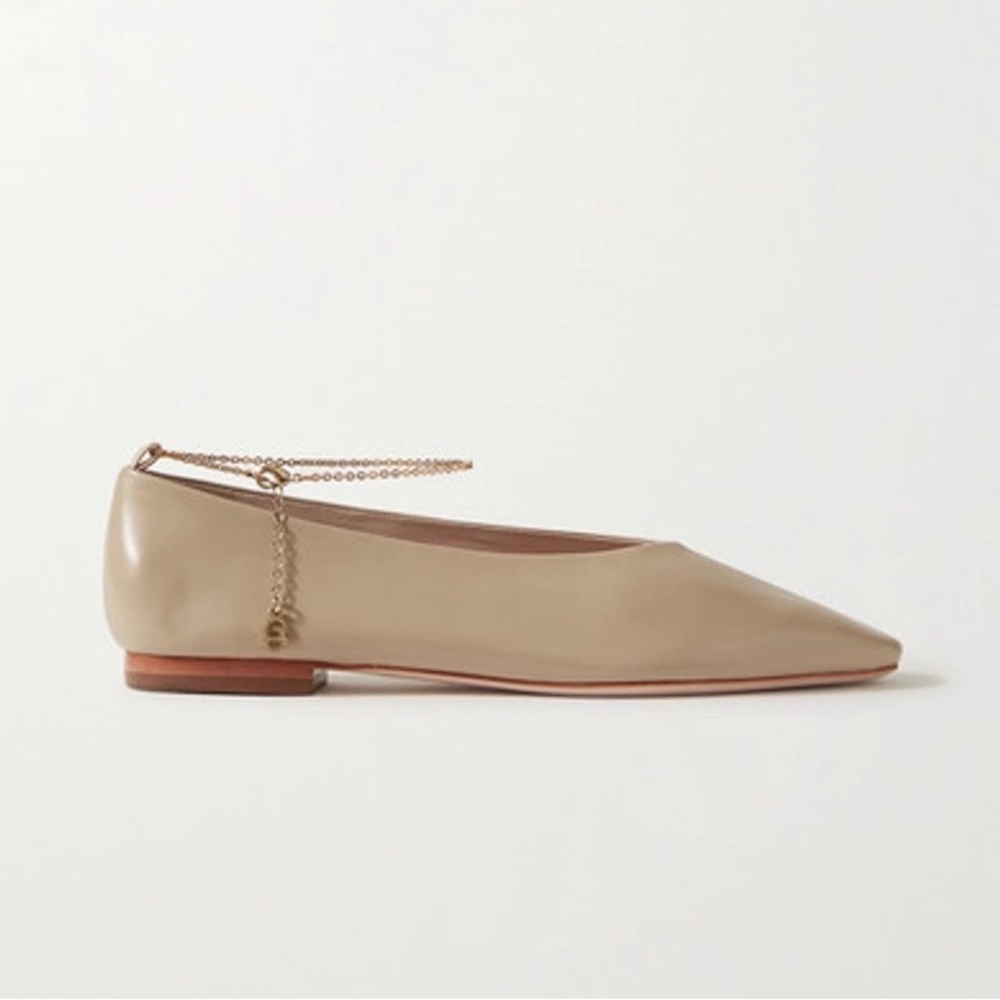 Porte & Paire chain embellished beige flats. Size 37